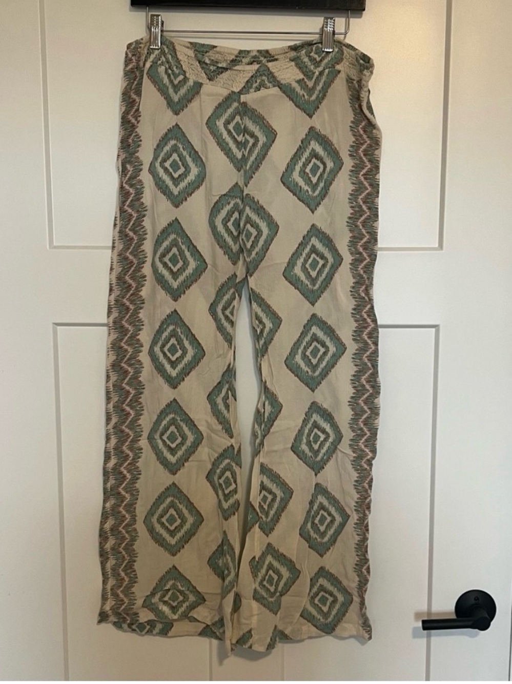 Billabong Cream Wide-Leg Pants with Green Geometric Print - Picture 1 of 7